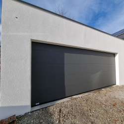 Sekcijska dvižna garažna vrata Hanus Premium | Bela - RAL 9010 - Gladek panel 